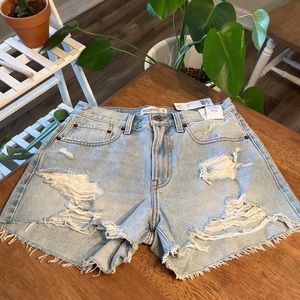 Abercrombie & Fitch Curve Love Mid Rise Boyfriend Short